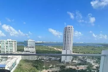 アパートホテル Condo Balam