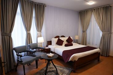 استراحتگاه 697 By Legend