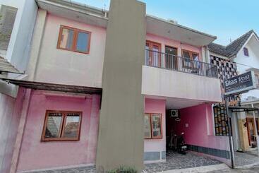 호텔 Griya Dias Syariah By Oyo