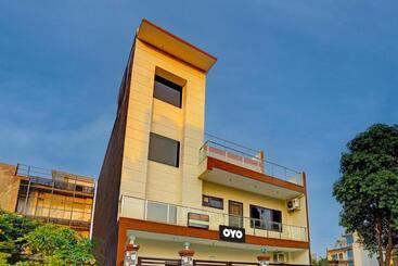 Hotel Oyo Cds Residency