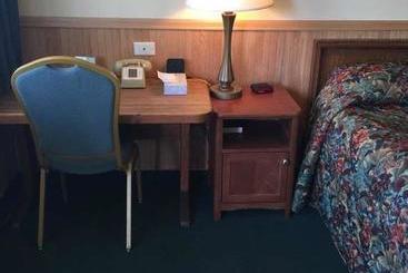 Holiday Lodge Motel Campground