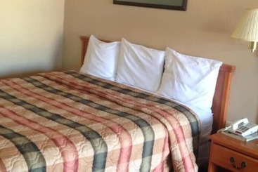 Отель Deluxe Inn