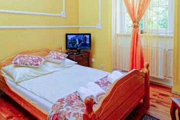 Отель Pałac Pensjonat Ptaszynka