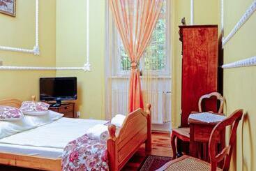 Otel Pałac Pensjonat Ptaszynka