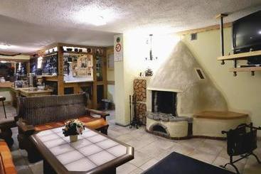 בית מלון כפרי Pensjonat Tara