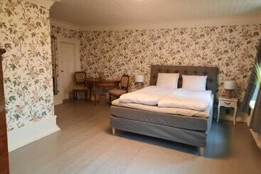 Pansiyon Sjötorps Säteris 1600 Tals Huvudbyggnad