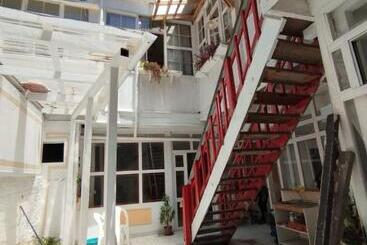 پانسیون Hostal Tulio Porteño