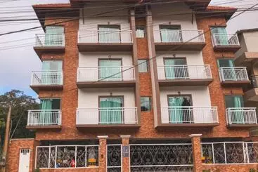 Apartamento Com Garagem No Centro De Guaramiranga