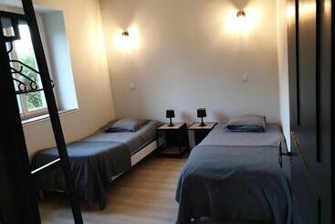 بنسيون La Casa D Augy Logement Du Rez De Jardin