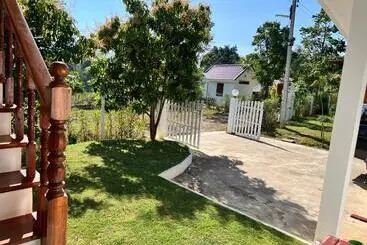 ペンション บ้านโรสแมรี่ By ชมภู ชุมแพ โฮมสเตย์ ไร่คุณต๋ง