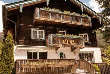 Aura Bed & Breakfast