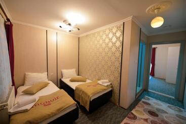 هتل آپارتمان Monoi̇r Sui̇te Apart In Uzungöl