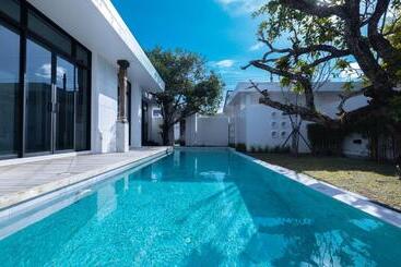 ペンション 查龙3卧室花园泳池别墅