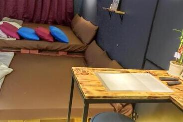 פנסיון El Meir Staycation Smart Cabin Beside Enchanted Kingdom