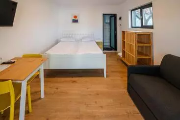 Pensió Pixel   Tiny Village