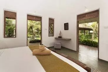 リゾートホテル Nirbana Retreat