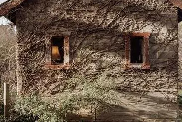 Hideaway Farmlet Romantic Cottage With Miniature Goats