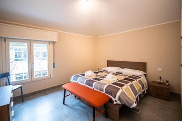 Panzió 350 M Dall Ospedale Maggiore L Parcheggio Privato Free L Nova Galileo