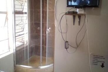 بنسيون Nafi Guesthouse