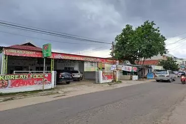 ホテル Spot On 93464 Penginapan Tulimario Syariah