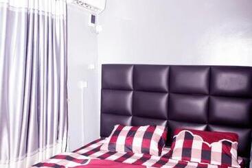 هتل آپارتمان Ms Cynthia