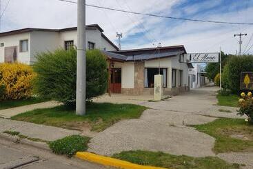 ユースホステル Hostería El Alamo