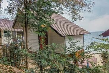 Bed and Breakfast Phi Phi Private Beach Resort