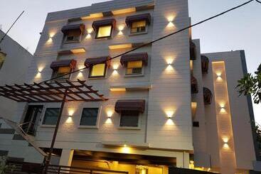 Hotel New Gokul Grand