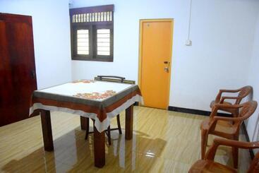 פנסיון Senasuma Family Rest