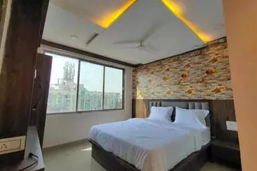 Fabhotel Sky City