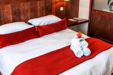 Hotel Feathers Boutique