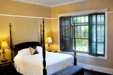 Отель Om Sanctuary Holistic Retreat