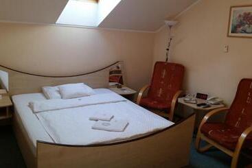 Hôtel Penzión Zlatý Jeleň