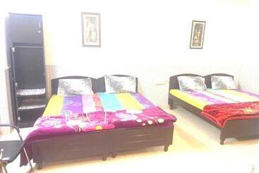 Hotel Oyo Padmini Heritage