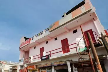 Oyo Flagship Hotel Ashra Inn