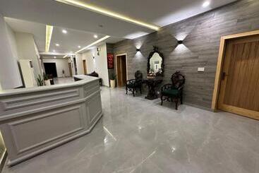 پانسیون The Garden