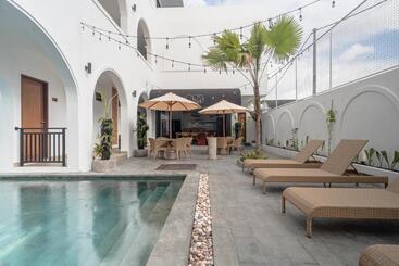 膳宿费 The Simore