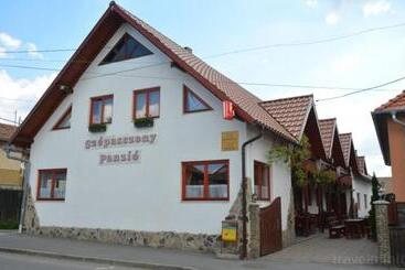 مبيت وإفطار Szépasszony Panzió