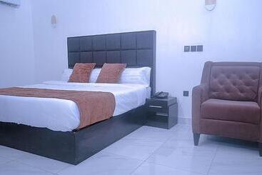 Kendronna Hotel And Suites