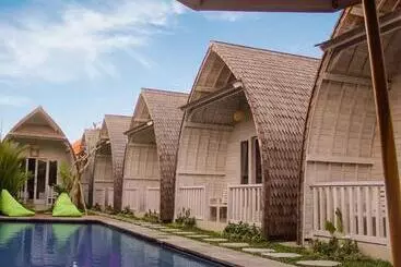 Hostel Kj Klumpu Wooden Style Guest House At Canggu