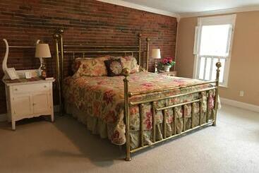 فندق صغير The Eagle S Nest Inn