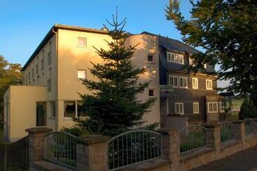 Szálloda Haus Oberland