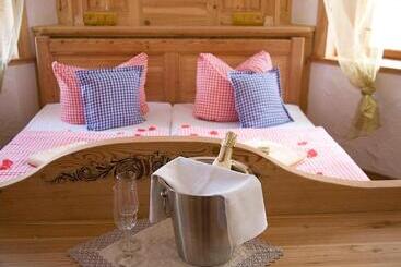 Отель U špejcharu