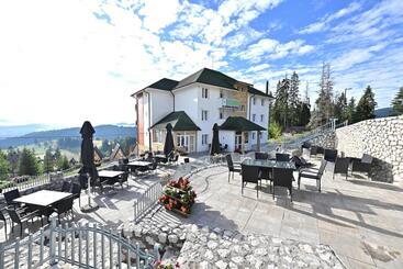 هتل آپارتمان Konak Vuk