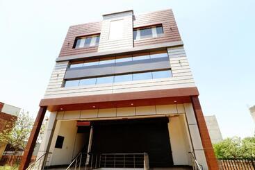 Oyo Hotel Chanderlok