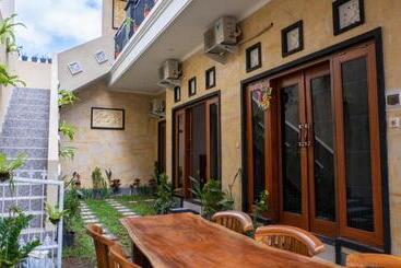 펜션 Sr Caviar Guest House Canggu