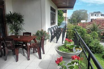 ベッドアンドブレックファースト Lovely Flowers In Mount Lavinia