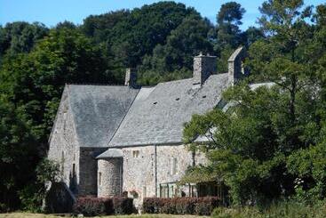 Bed and Breakfast Prieure St Pierre De La Luthumiere