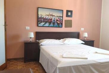 Pensión Airport Guest House Pisa