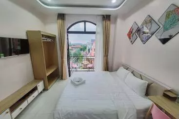 تختخواب و صبحانه Angels Homestay Grand World